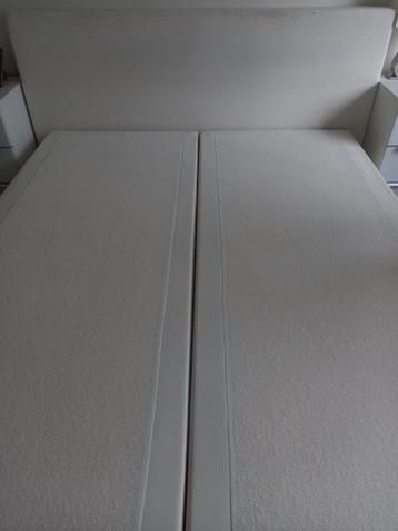 Gratis boxspring wit 160x200 cm ophalen vanaf 24 februari
