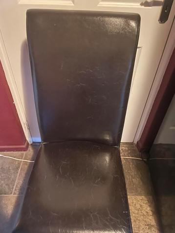 Gratis 4 leren stoelen