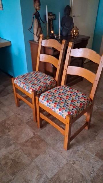 4 Eethoek stoelen met kleurrijke bekleding