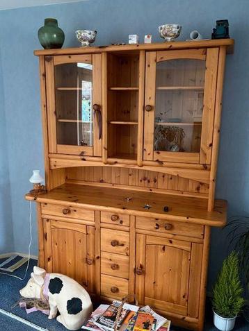 Prachtige Massief Grenen Kast Gratis Af te Halen