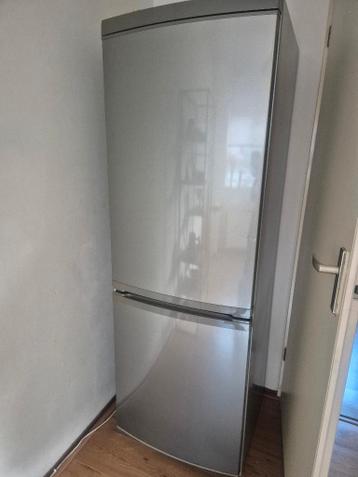 Koelkast en vriezer combinatie