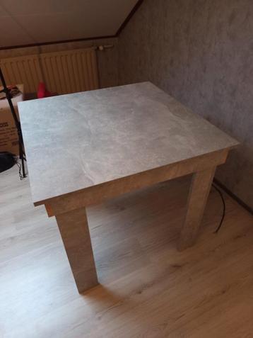 Betonlook Eettafel gratis