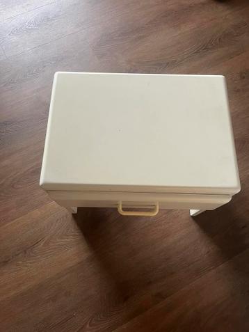 Nachtkastje met lade wit