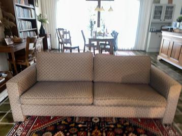 GRATIS Stijlvolle Stoffen Bank - Comfortabel en Elegant