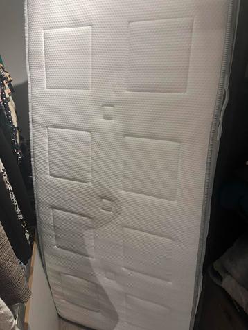 GRATIS AFTEHALEN! matras 90x200 (eventueel met latten bodem)