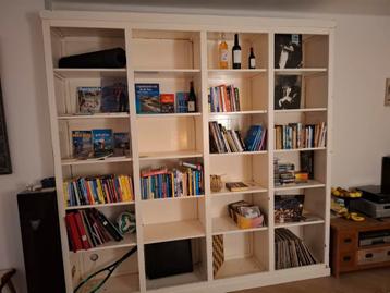 Boekenkast groot 24 vakken  245 breed  244 hoog