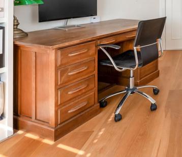 Gratis klassiek houten bureau