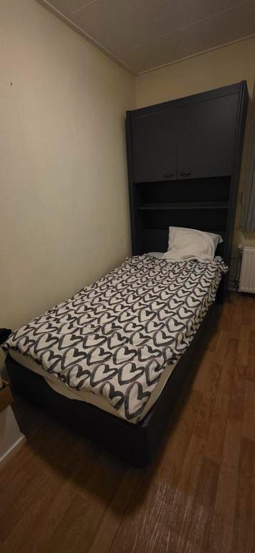 Eenpersoonsbed met kastruimte - 97x220 cm