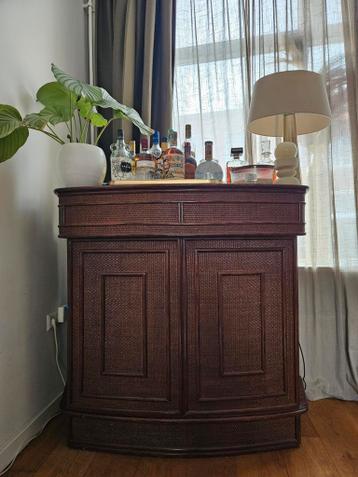 Vintage rotan barkast