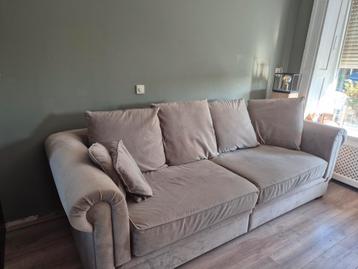 Gratis taupe kleurige velours bank 3 zits