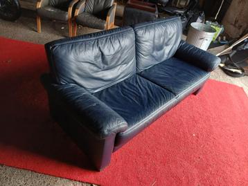 Gratis 2+ 3 zits leren bankstel en commode/ kastje