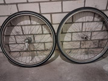 Fiets wielen voor en achter 24