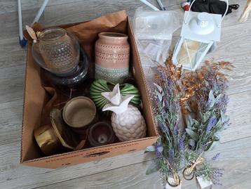 Gratis doos deco en lantaarns met LED kaarsen