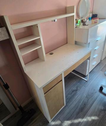 Kinderbureau en bureaustoel Gratis MOET ZSM WEG