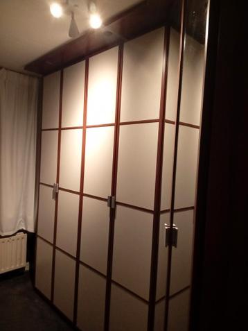 GRATIS Ikea-kledingkast & planken, zelf demonteren & ophalen