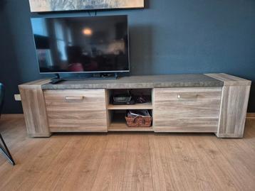 Gratis TV kast in prima staat - 205x55x40 cm