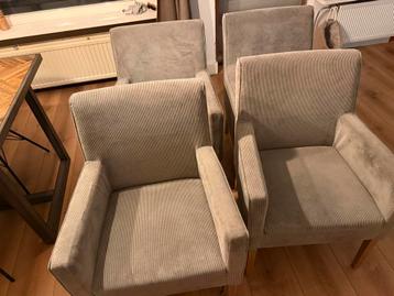 Gratis eettafel stoelen 4 stuks