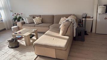 Bruine zitbank in goede staat