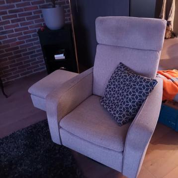 Gratis relaxfauteuil. Moet van het weekend weg.
