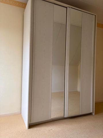 GRATIS Schuifdeurkast - 220x150x65 cm wit eiken met SPIEGEL