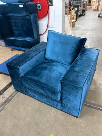 Twee prachtige fauteuils blauw velours (Bocx Interiors)