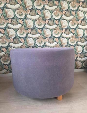 Mooie grijspaarse Poef - diameter 62cm