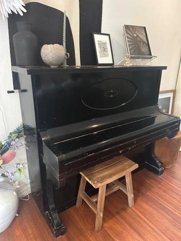 Alexander Hermann Piano
