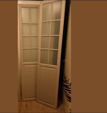 Gratis twee Ikea kastdeuren 50 x 230