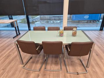 Gratis af te halen: Eettafel + stoelen