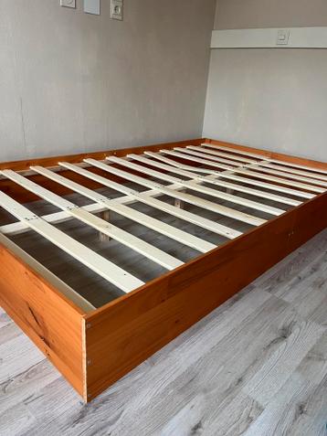 Gratis bed frame