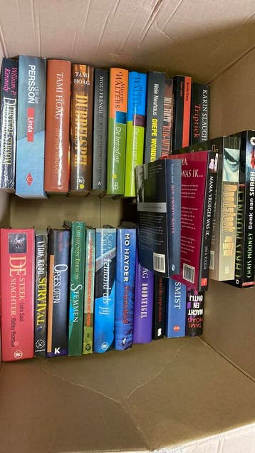 Doos met +50 boeken
