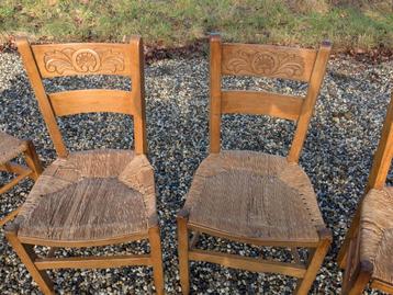 Gratis op te halen: Boeren eetkamerstoelen