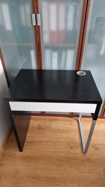 Ikea bureau Micke - gebruikt, gratis af te halen