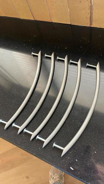 5 greepjes inclusief schroeven