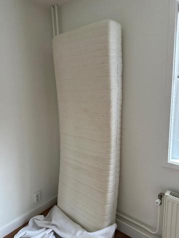 Eenpersoons matras met molten