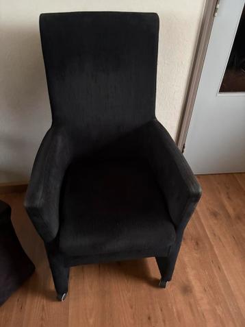 4 stoelen zwart gratis op te halen!!!