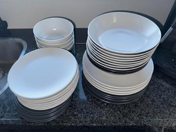 IKEA Servies Donkergrijs/Lichtgrijs