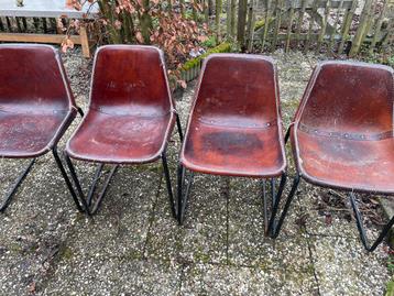 Gratis af te halen: 4 stoelen
