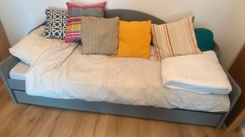 Gratis grijze bedbank met opberglade - ophalen