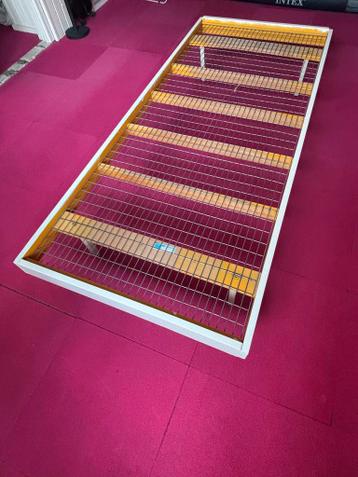 Gratis bedframe 194x84 - Ideaal voor logeerkamer!