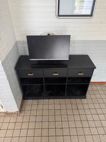 Stijlvolle schoenenkast met opbergruimte