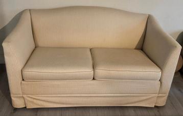 Gratis 2-zits bank met afneembare kussens