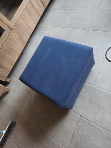 Blauwe hocker met wieltjes - Gratis!