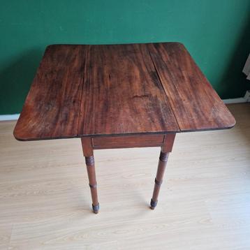 Handige klaptafel / bureau - compact en functioneel