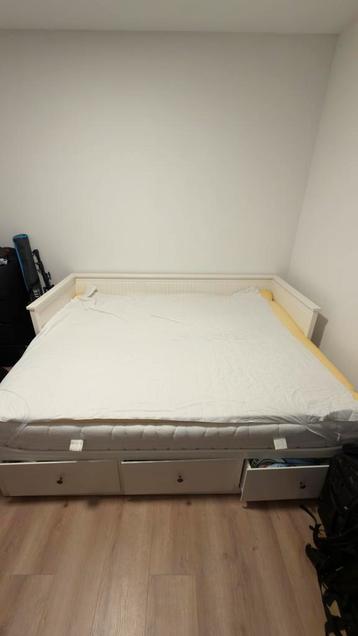 Hemnes Bedbank incl twee lose 1 persoon matrassen 160 x 200