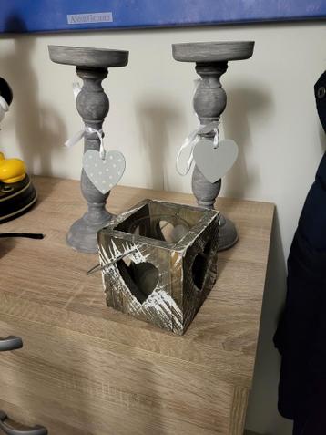Gratis aftehalen 2Kandelaars 26 cm hoog en windlicht