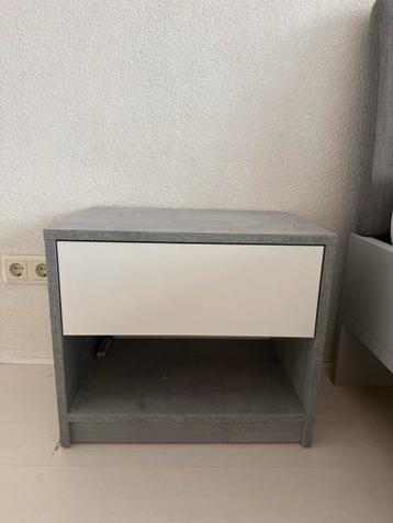 Nachtkastje - 52x35x45 cm