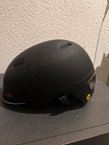 Fietshelm Sutton Mips - Zo goed als nieuw!