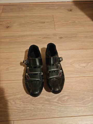 Fietsschoenen met sluitsysteem en plaatjes maat 43