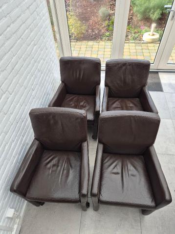 gratis 4 bruine lederen stoelen
